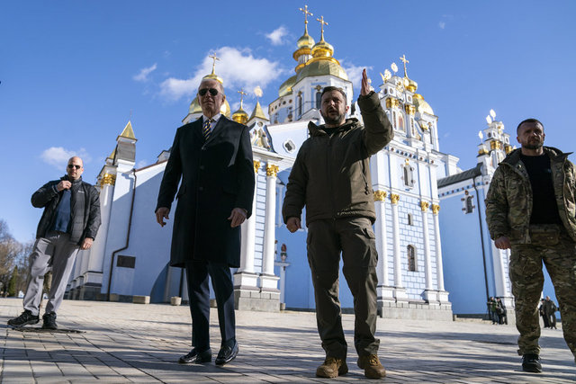 Rusya-Ukrayna savaşının yıl dönümü öncesinde ABD Başkanı Biden'dan Kiev'e sürpriz ziyaret - Dünyadan Haberler