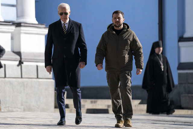 Rusya-Ukrayna savaşının yıl dönümü öncesinde ABD Başkanı Biden'dan Kiev'e sürpriz ziyaret - Dünyadan Haberler