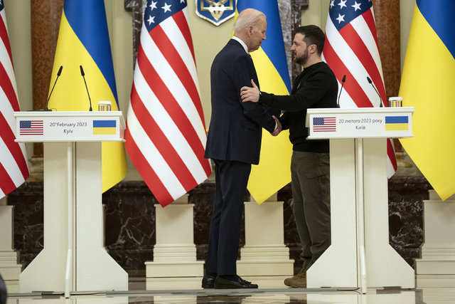 Rusya-Ukrayna savaşının yıl dönümü öncesinde ABD Başkanı Biden'dan Kiev'e sürpriz ziyaret - Dünyadan Haberler