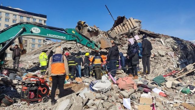 Türkiye'yi vuran depremler Suriye'yi de etkiledi: Suriye'de can kaybı artıyor