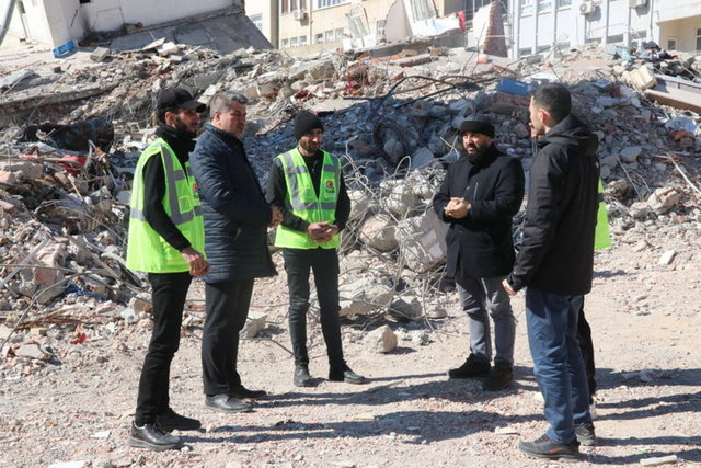Eski aracıyla yardım ulaştırmaya çalışırken gündem olan Azerbaycanlı isim Habertürk'e konuştu