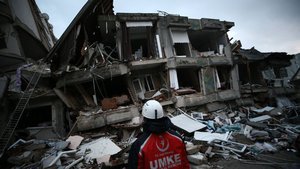 Yunan gazetesinden Türkiye'ye destek: Hepimiz Türküz