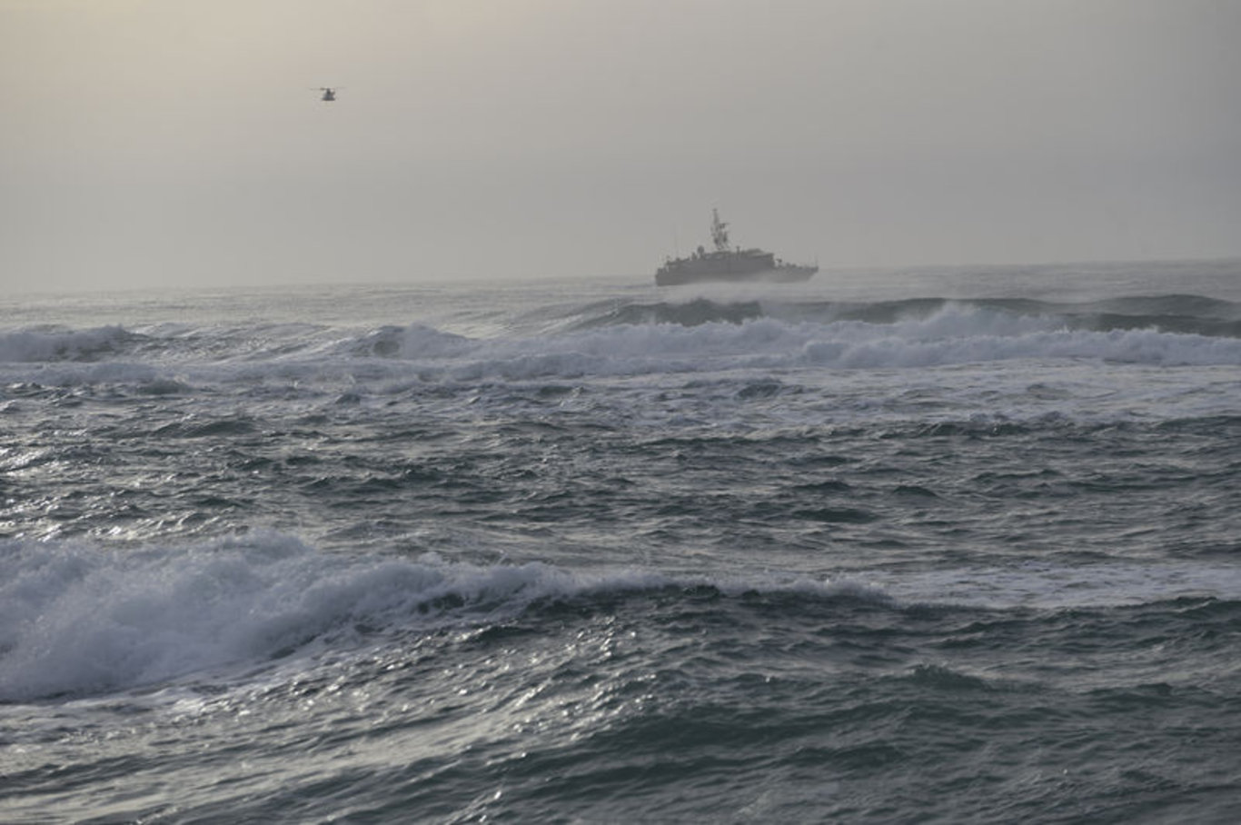 Batan göçmen teknesinde çok sayıda kişi hayatını kaybetti: İtalya'da neden müdahale edilmediği tartışılıyor