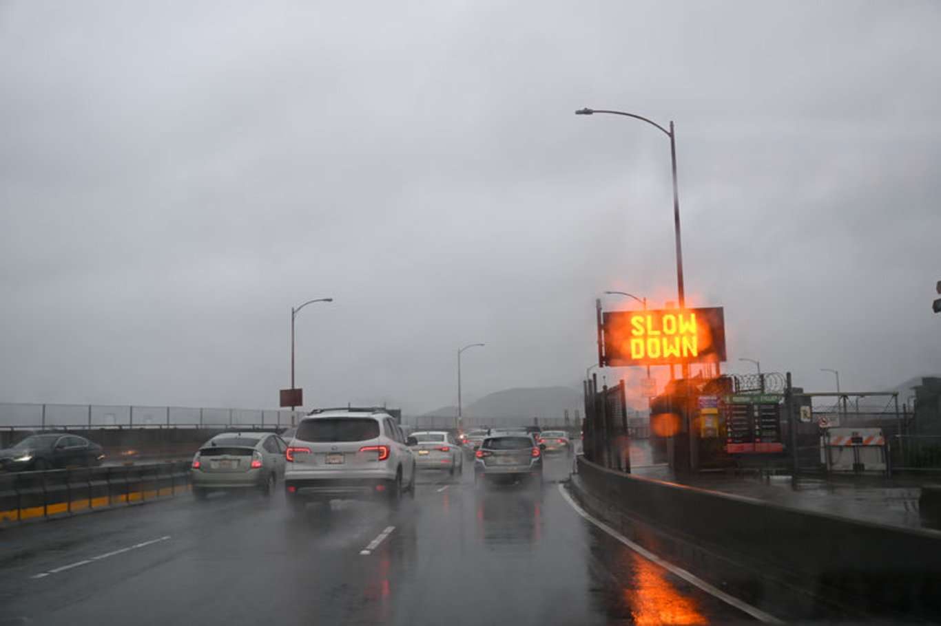 ABD'nin California eyaletinde atmosferik nehir fırtınaları etkili oluyor