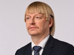 Estonyalı siyasetçi, saçlarıyla gündem oldu