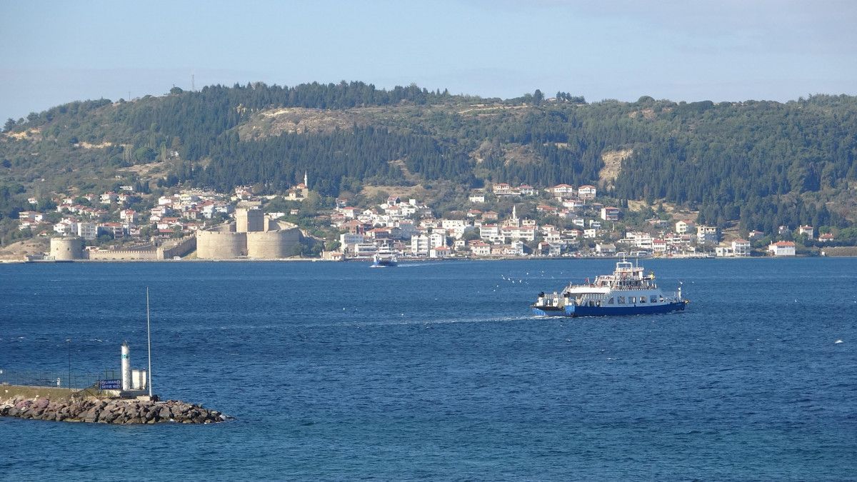 Gökçeada ve Bozcaada feribot seferlerine olumsuz hava engeli #1