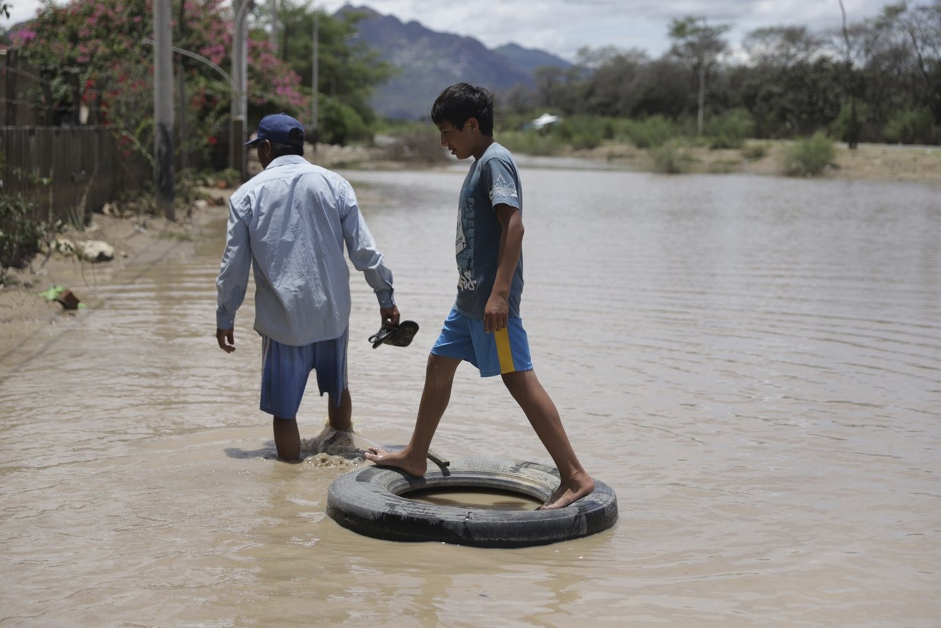 Peru'da Yaku Kasırgası sele ve yüzlerce yıkıma neden oldu: 65 kişi hayatını kaybetti