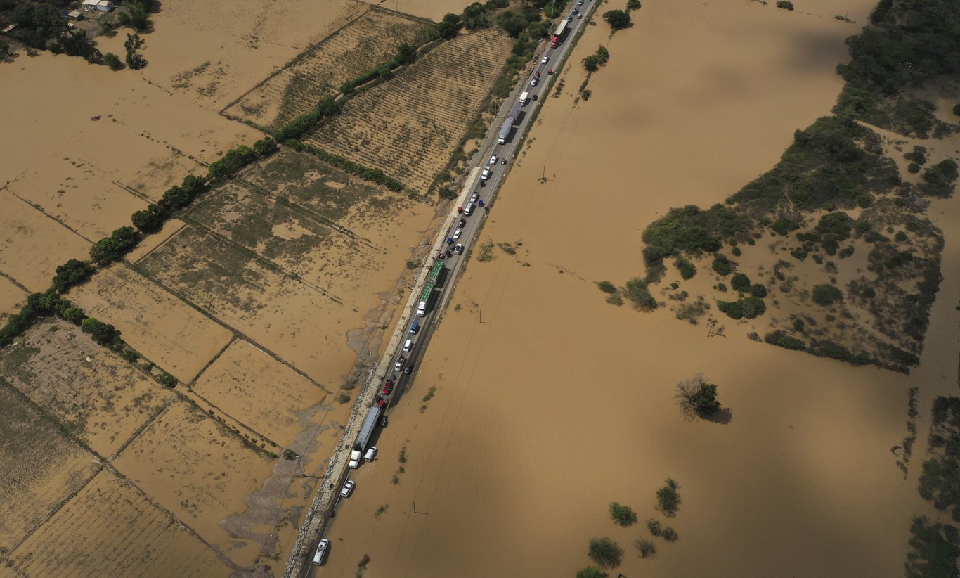 Peru'da Yaku Kasırgası sele ve yüzlerce yıkıma neden oldu: 65 kişi hayatını kaybetti