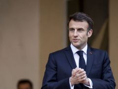 Macron’un popülaritesi bir ayda geriledi