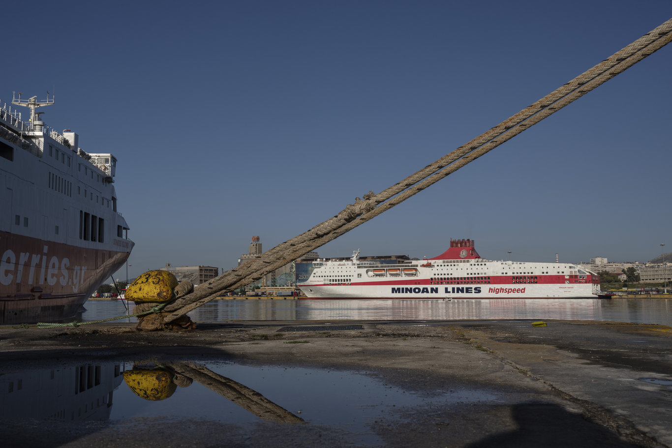 Ölümcül tren kazasının ardından Yunanistan'da grev kararı alındı