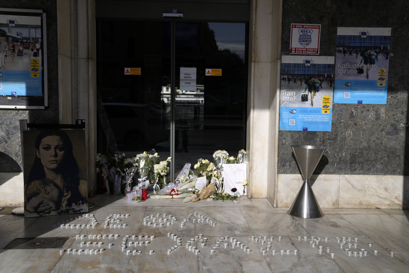 Ölümcül tren kazasının ardından Yunanistan'da grev kararı alındı