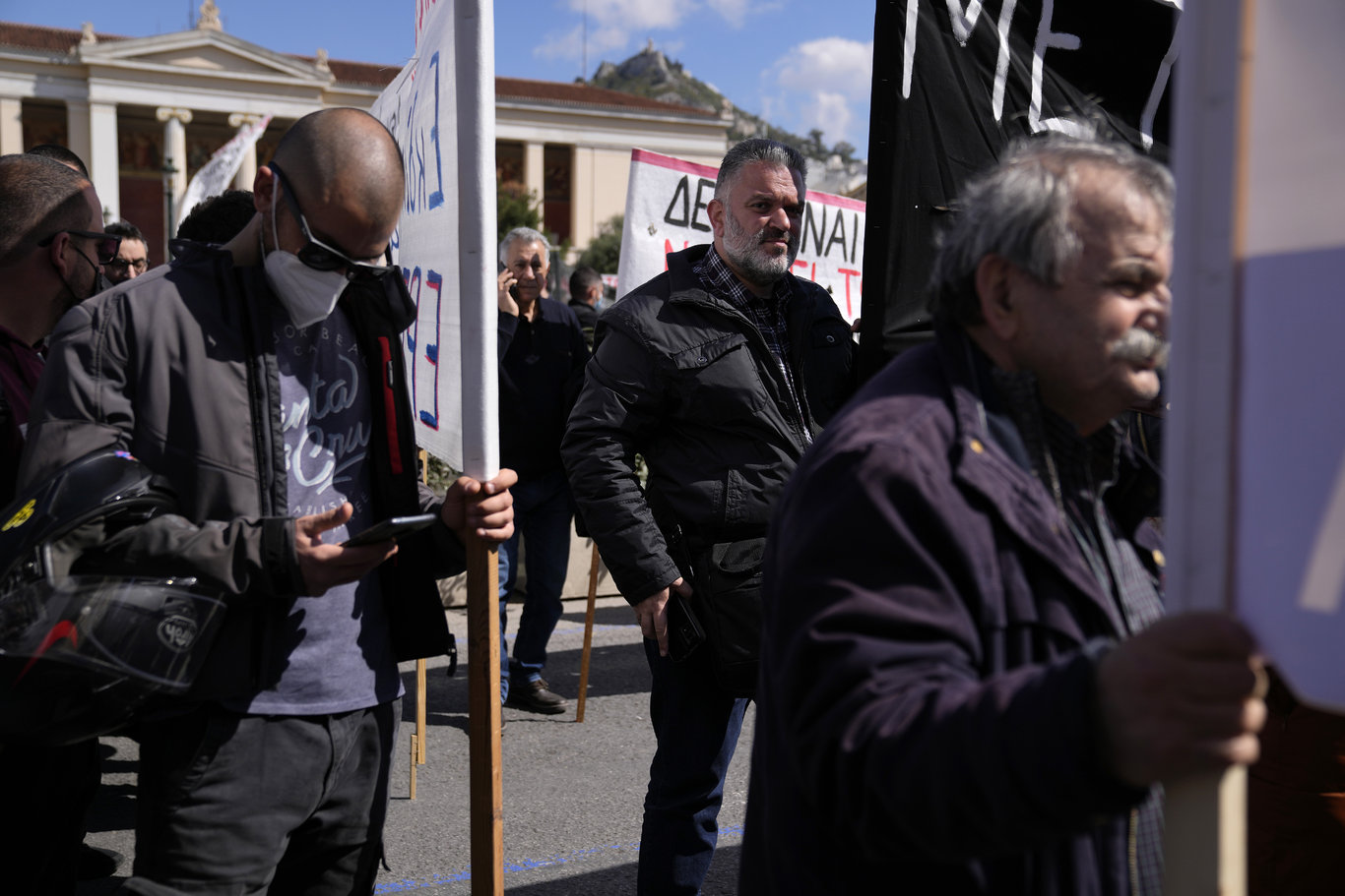 Ölümcül tren kazasının ardından Yunanistan'da grev kararı alındı