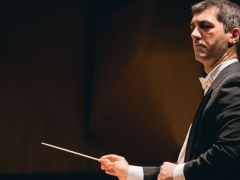 Orkestra şefleri tam olarak ne yapar?