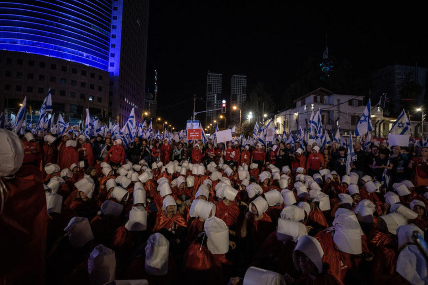 Protestoların 10. haftası: İsrail'de on binlerce kişi sokaklara çıktı!