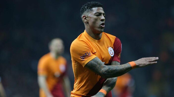 Van Aanholt'a teklif gelmezse sözleşmesi feshedilecek