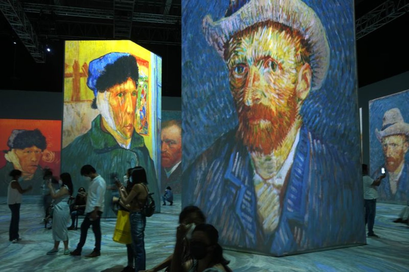 Vincent Van Gogh'un kulağını kesmesine neden olacak olay neydi?