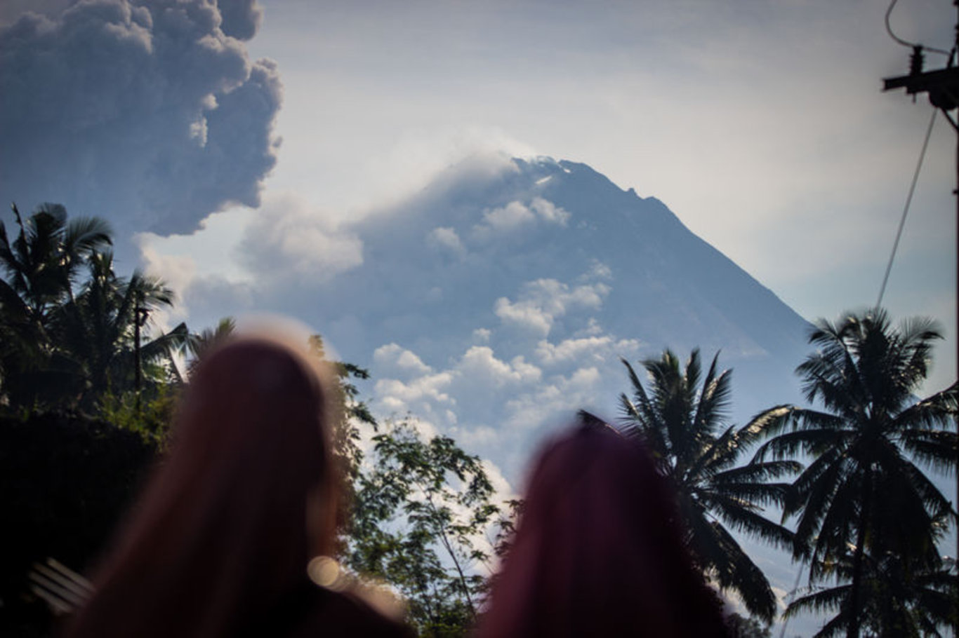 Endonezya'daki Merapi Yanardağı faaliyete geçti: Turizm ve madencilik faaliyetleri durduruldu