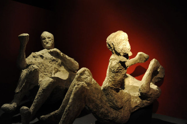 Vezüv patladı tüm şehir 15 dakikada olduğu yerde taşlaştı! İşte Pompei'nin ürkütücü öyküsü