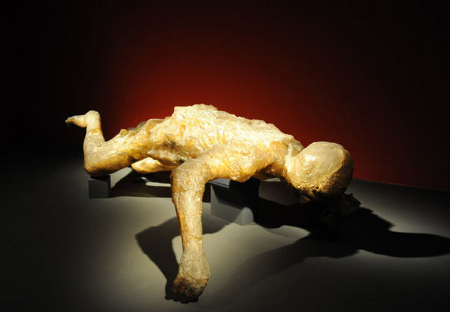 Vezüv patladı tüm şehir 15 dakikada olduğu yerde taşlaştı! İşte Pompei'nin ürkütücü öyküsü