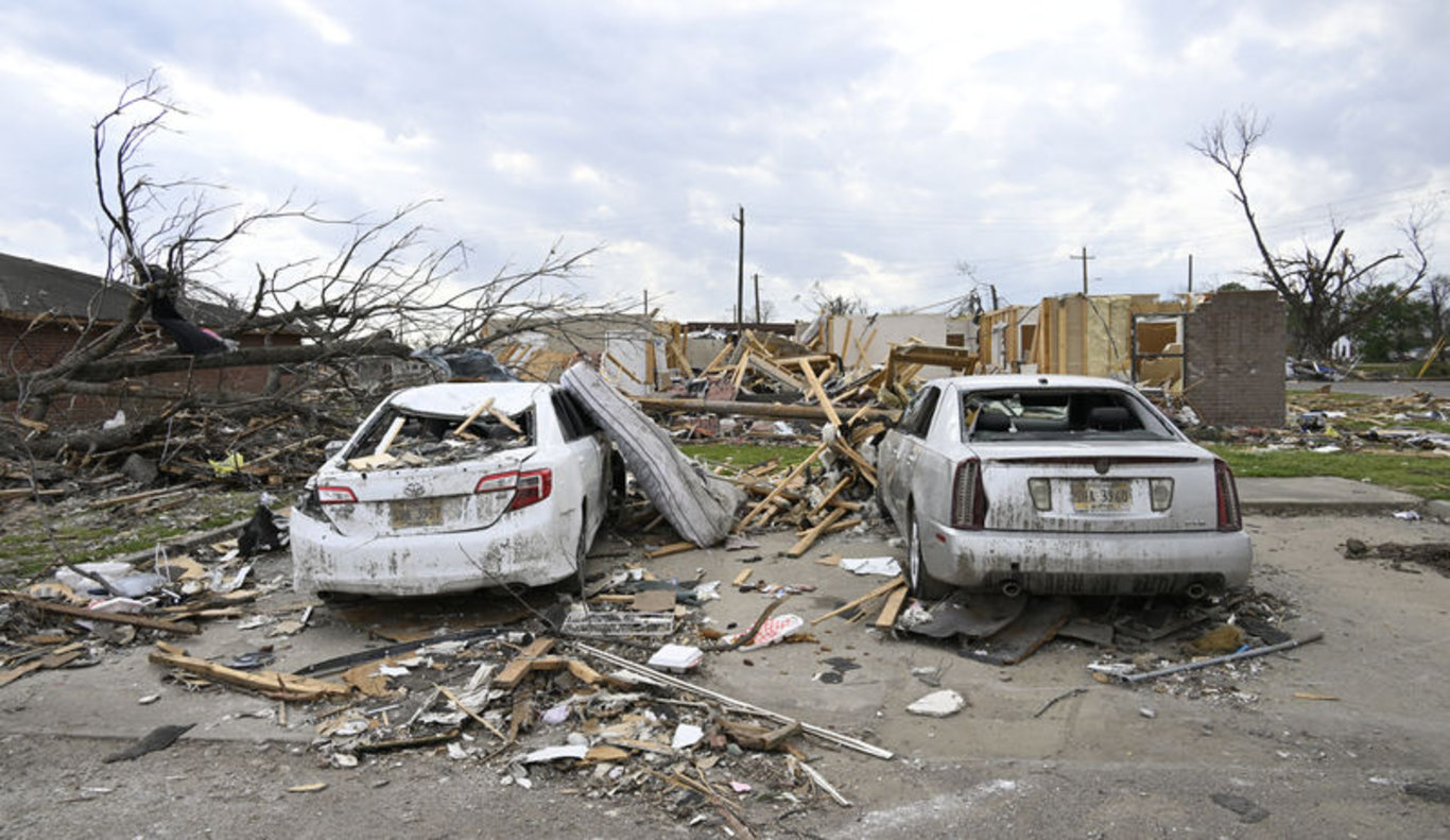 ABD'de hortum faciası: 4 kişi hayatını kaybetti