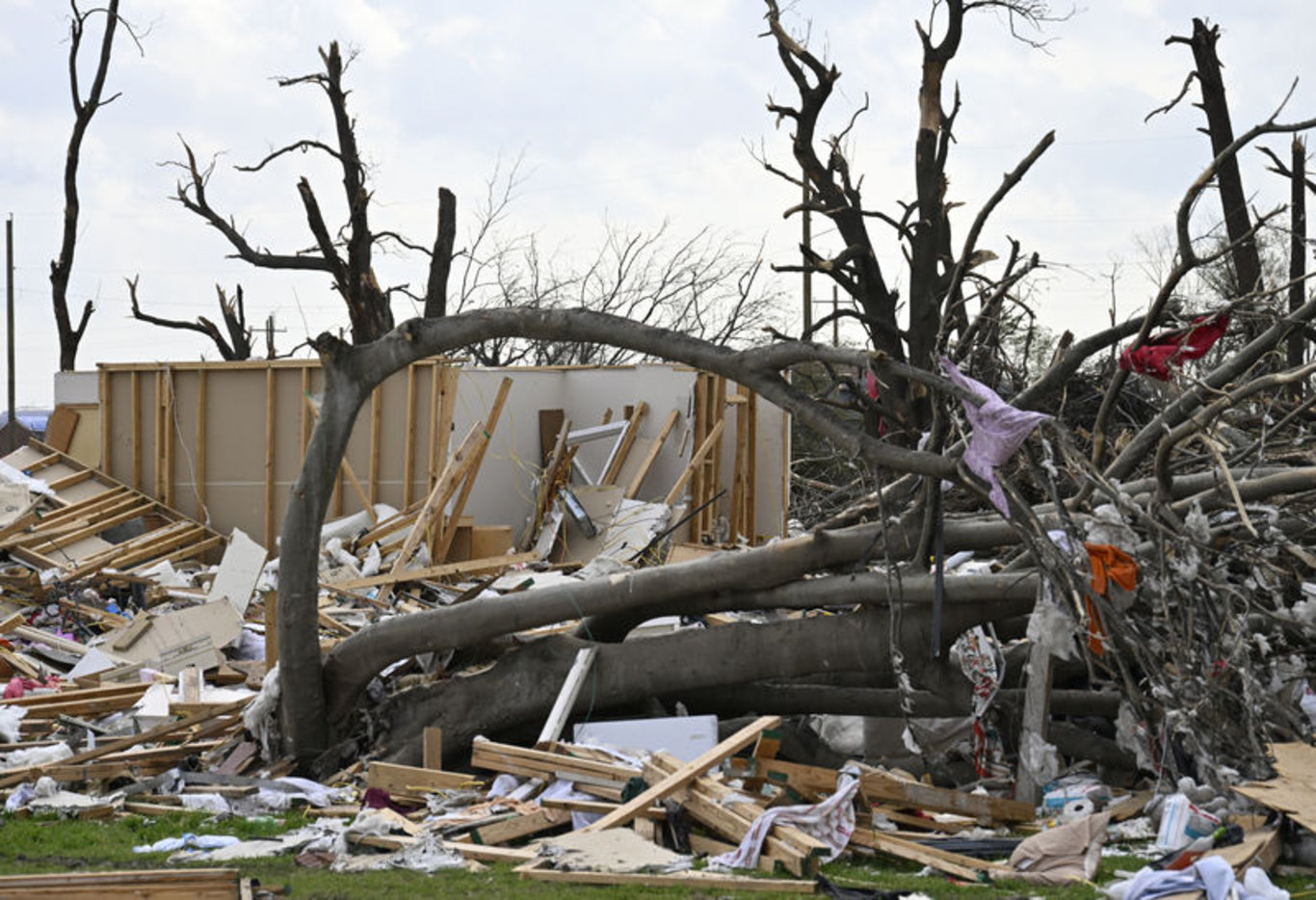 ABD'de hortum faciası: 4 kişi hayatını kaybetti