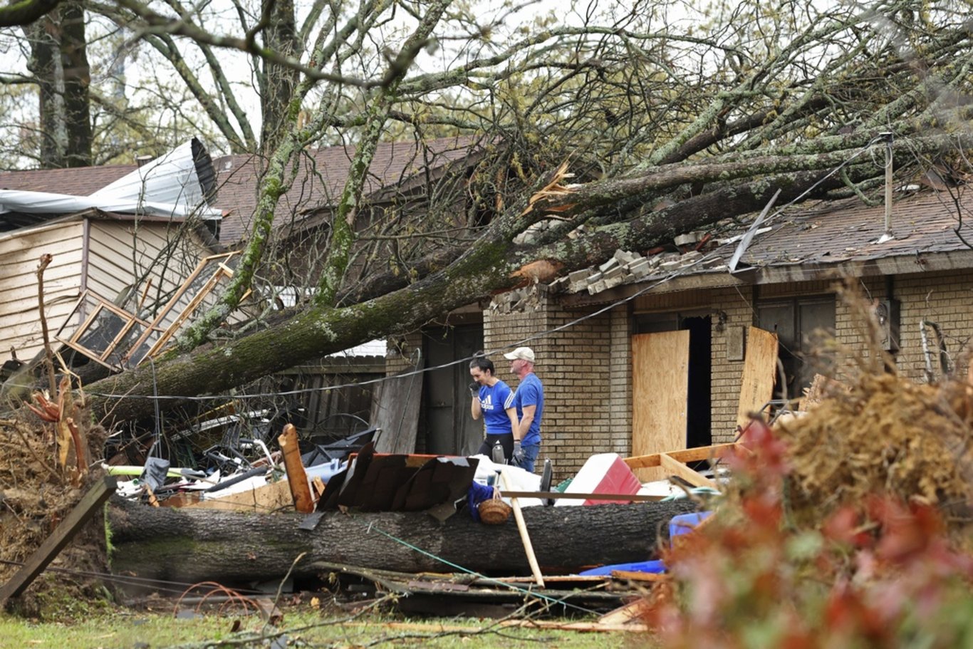 ABD'de hortum faciası: 4 kişi hayatını kaybetti