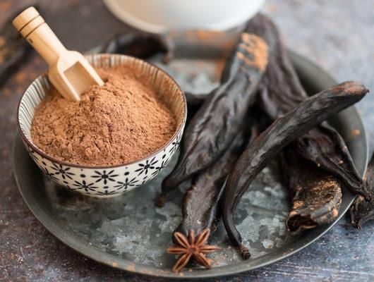 Kakaonun sağlıklı alternatifi keçiboynuzu tozu nasıl kullanılır?