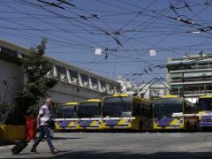 Atina’da otobüs şoförleri iş bırakma eylemi yapıyor