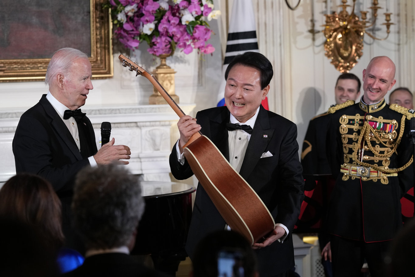 ABD Başkanı Biden Güney Kore Devlet Başkanı ile bir araya geldi: Yoon Suk Yeol şarkı söyledi - Dünyadan Haberler