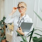 DOKTORLAR NEDEN HİPOKRAT YEMİNİ EDER?