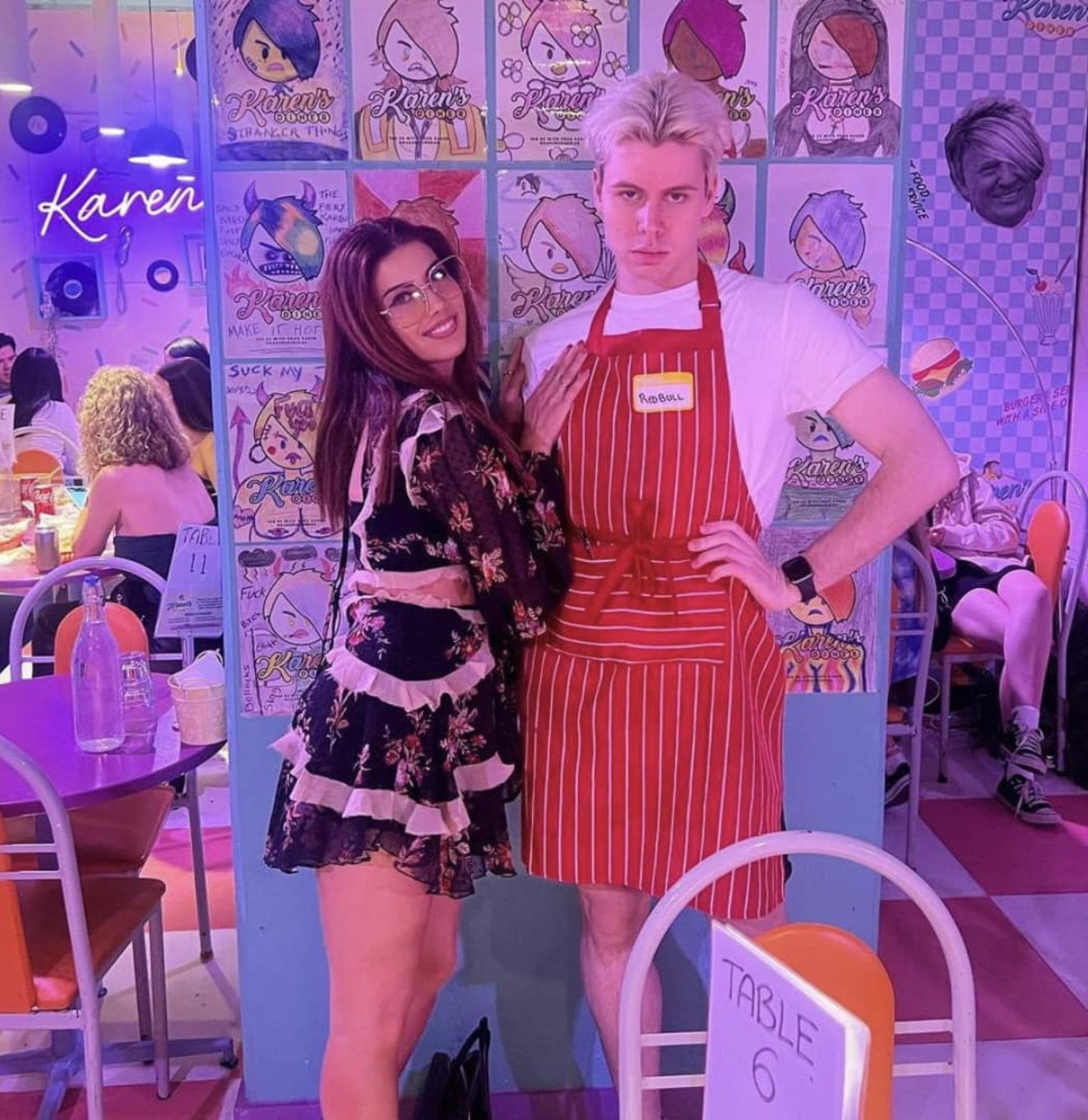 Bu restoranda garsonlar müşterilere hakaret edebiliyor! Siz tercih eder miydiniz?