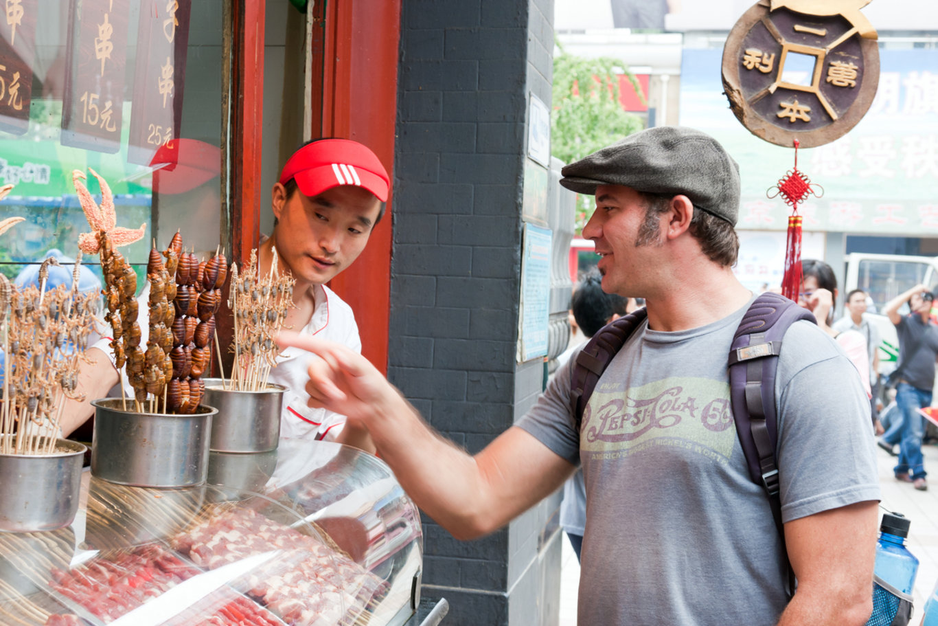 Çinlilerin böcek yeme alışkanlığı acılı dolu ve karanlık bir döneme dayanıyor!