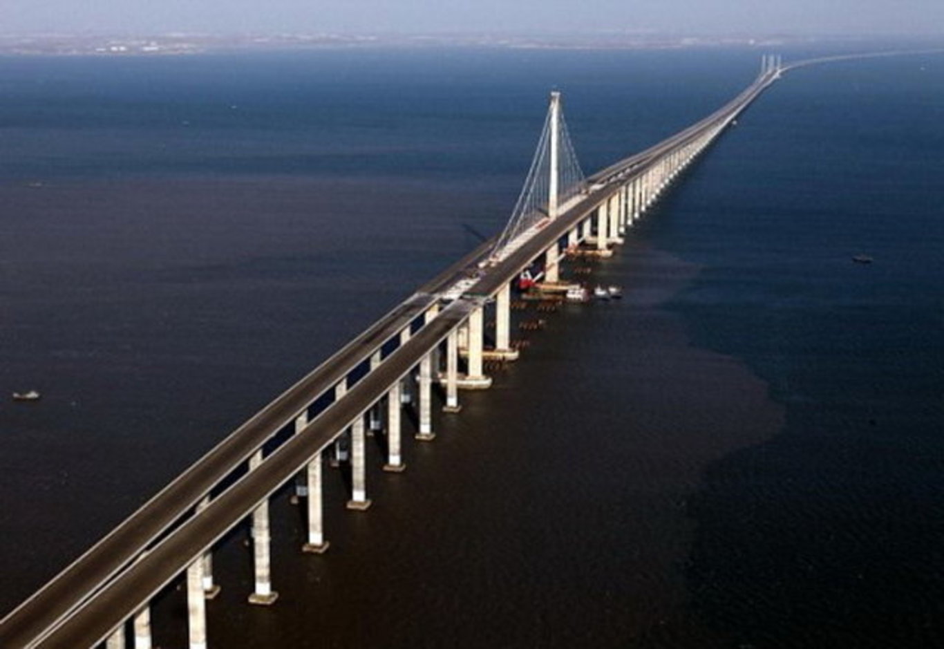 Dünyanın en uzun köprü ve viyadükleri! Karşı kıyısı görünmeyen uçsuz bucaksız köprüler var!