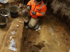 Fransa’da 50 antik mezar bulundu