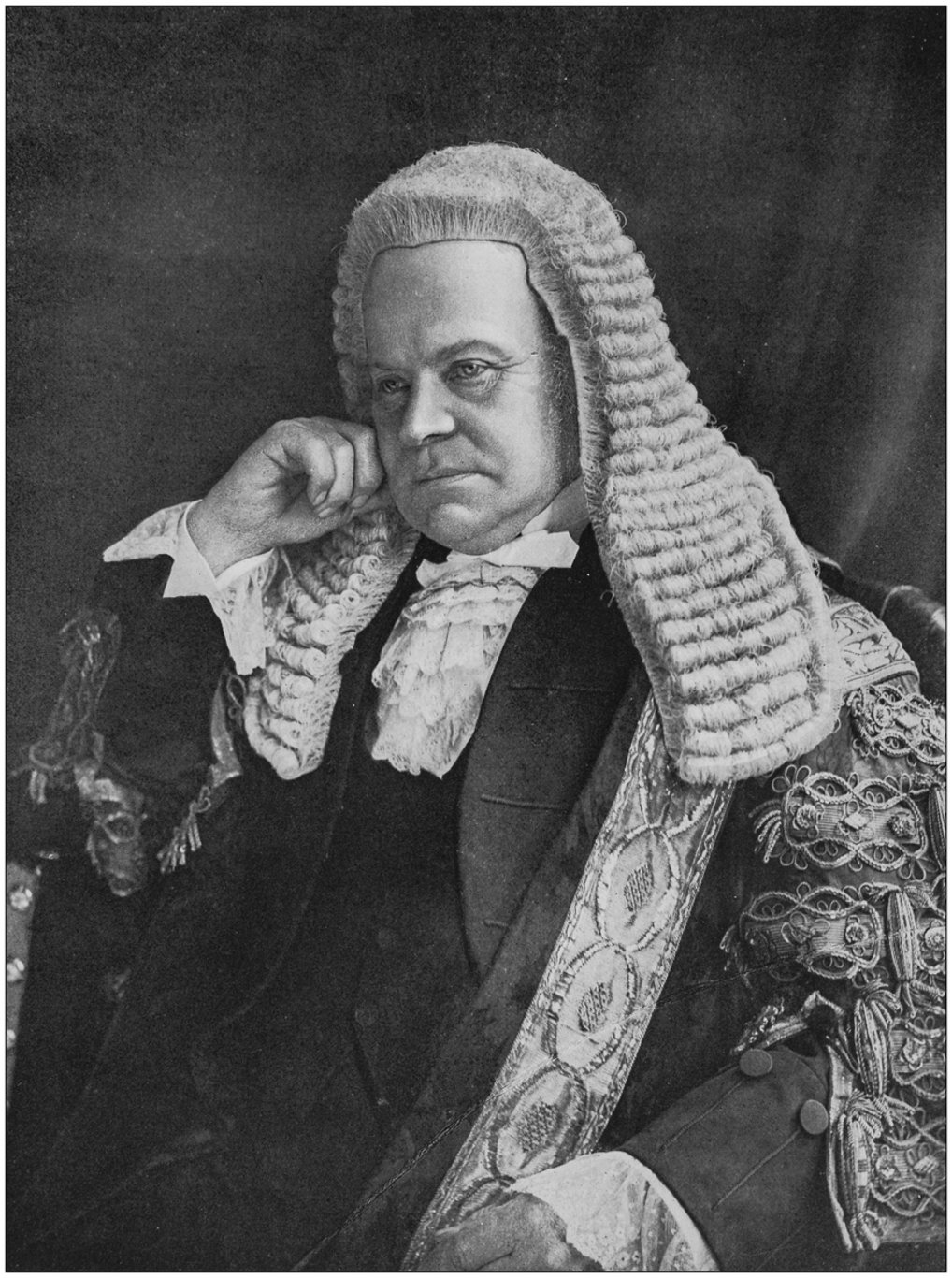 Eski dönemlerde hakim ve avukatlar neden peruk takıyordu?