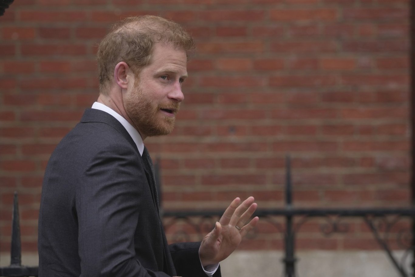 Kral Charles'ın taç giyme törenine katılacaklar mı? Harry ve Meghan kararını açıkladı