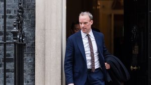 İngiliz bakan zorbalık iddiaları üzerine istifa etti