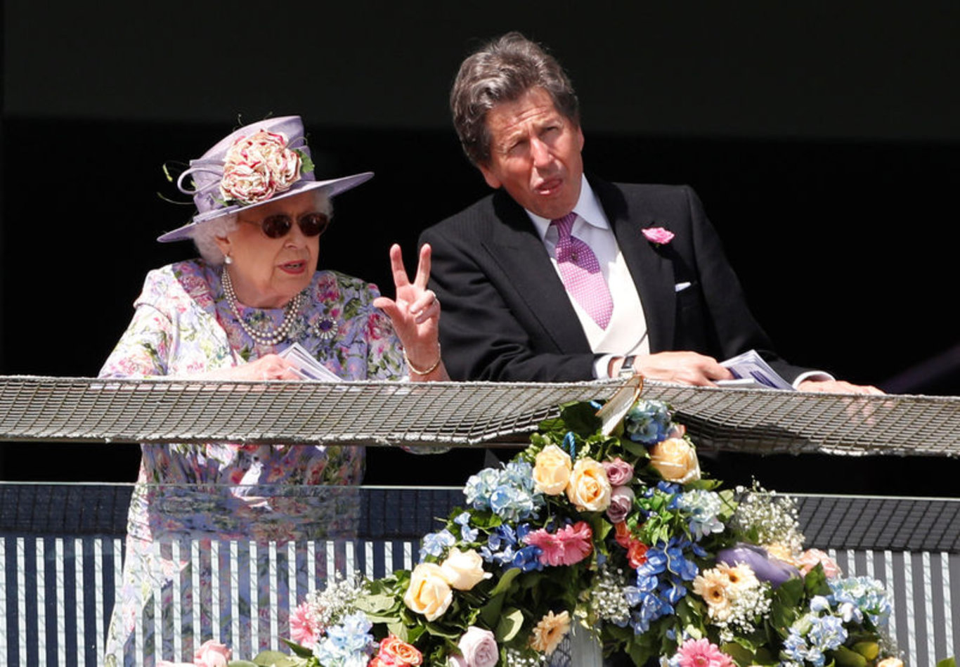 İngiliz basınının kraliyet raporunda yeni perde: Hediye atlardan 2 milyon sterlin gelir