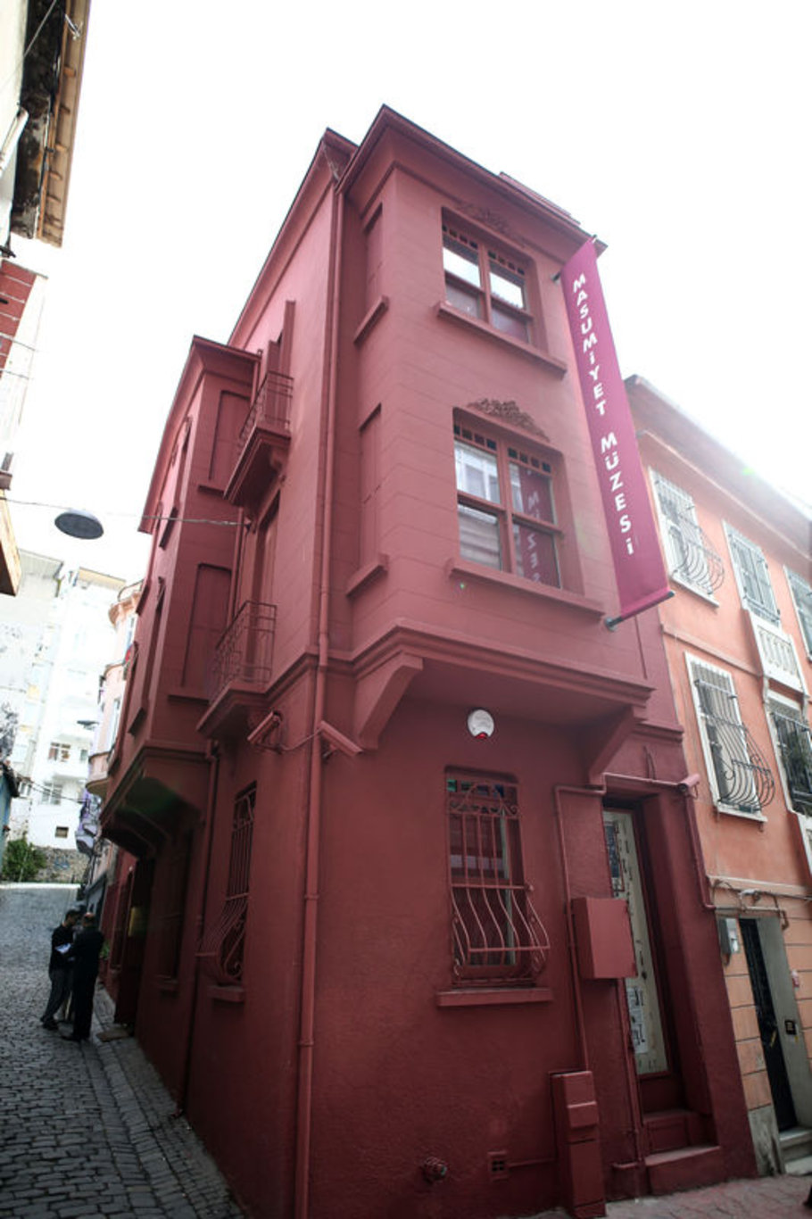 Orhan Pamuk'un kitabından uyarlanan Masumiyet Müzesi bir romanı 