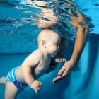 BEBEKLER NEDEN YETİŞKİNLERDEN DAHA İYİ BİR YÜZÜCÜDÜR?