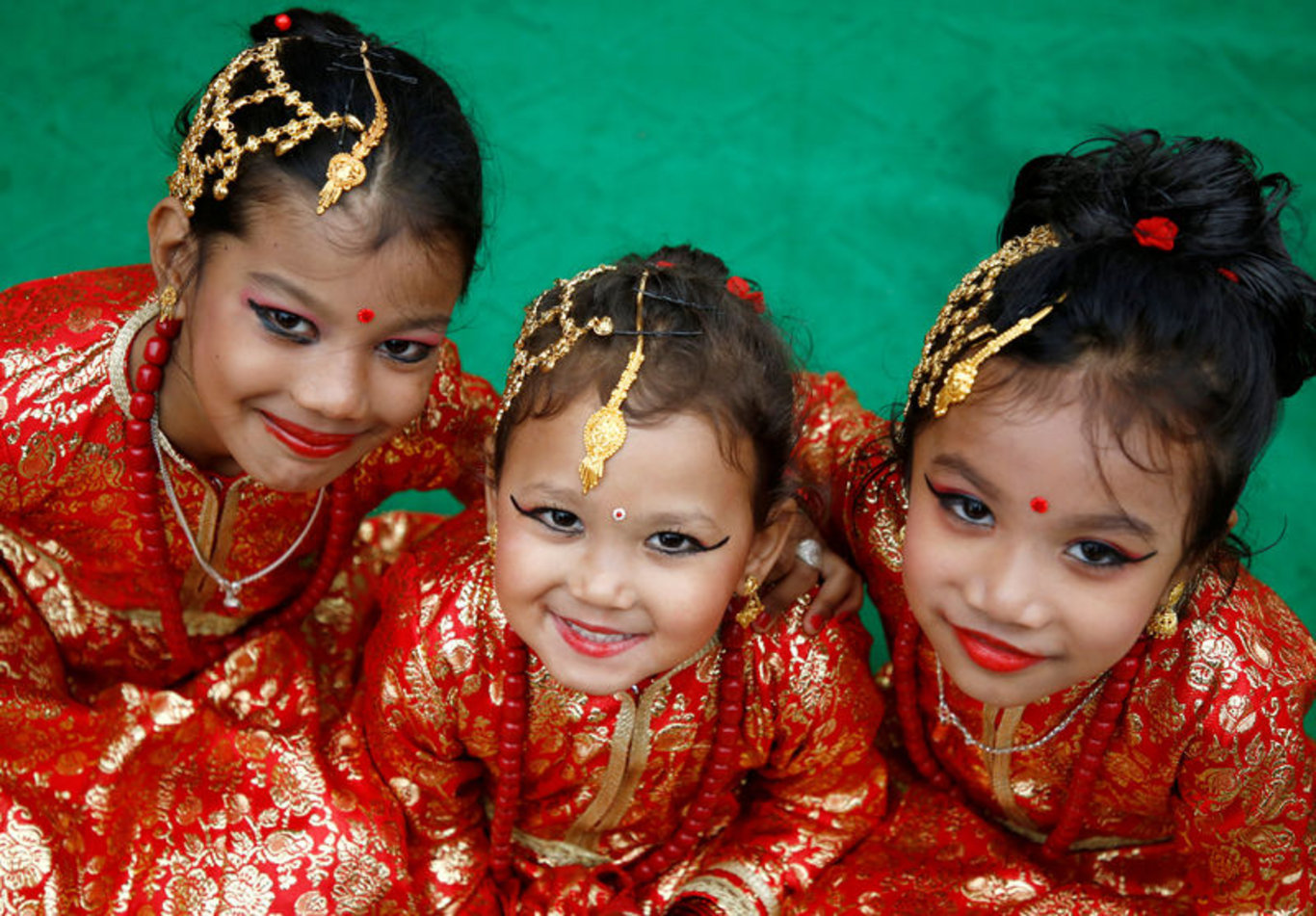 Nepal'in küçük kızlardan seçilen ve yaşayan tanrıça anlamına gelen Kumari geleneği