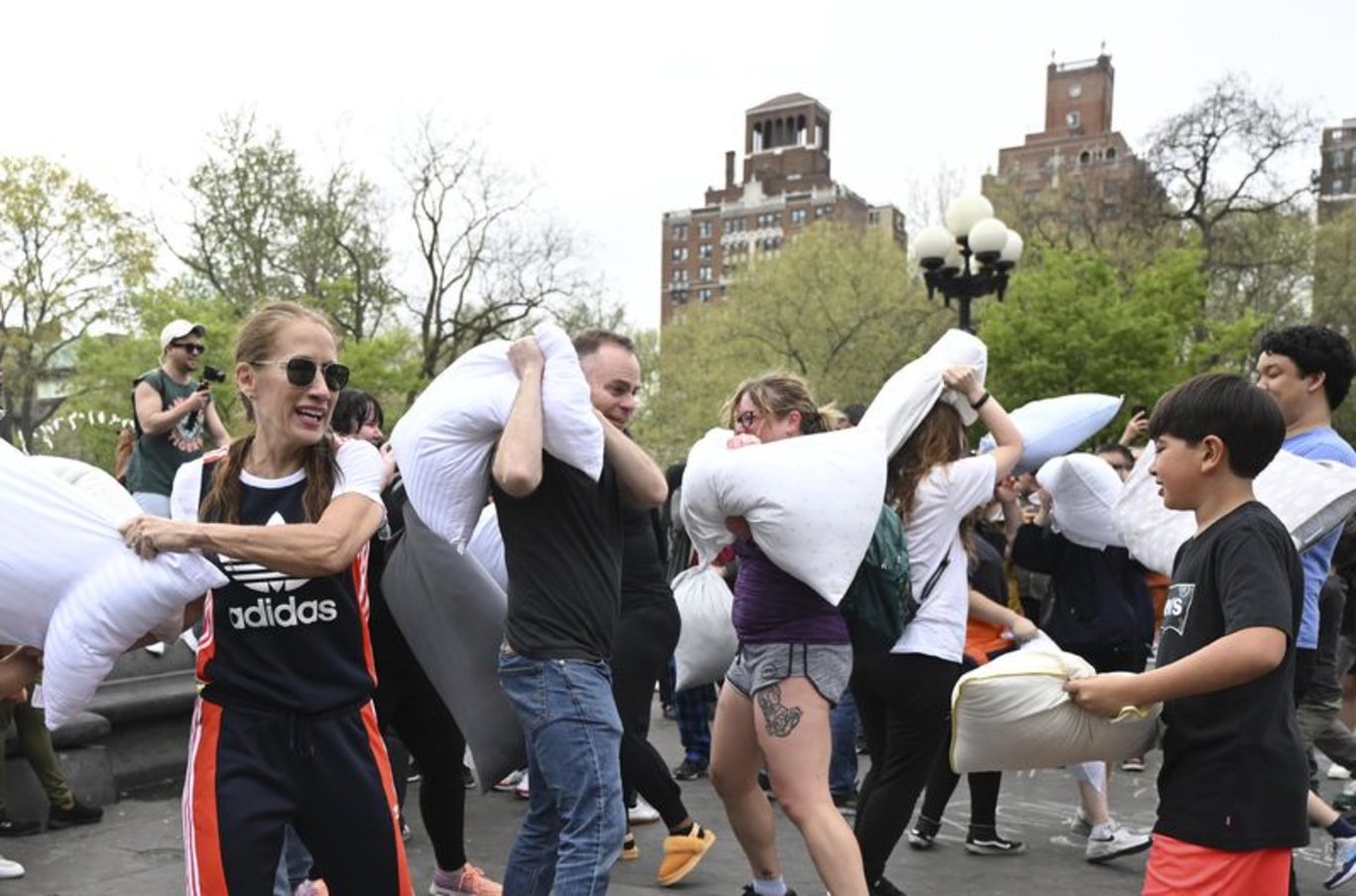 New York'ta Uluslararası Yastık Savaşı Günü