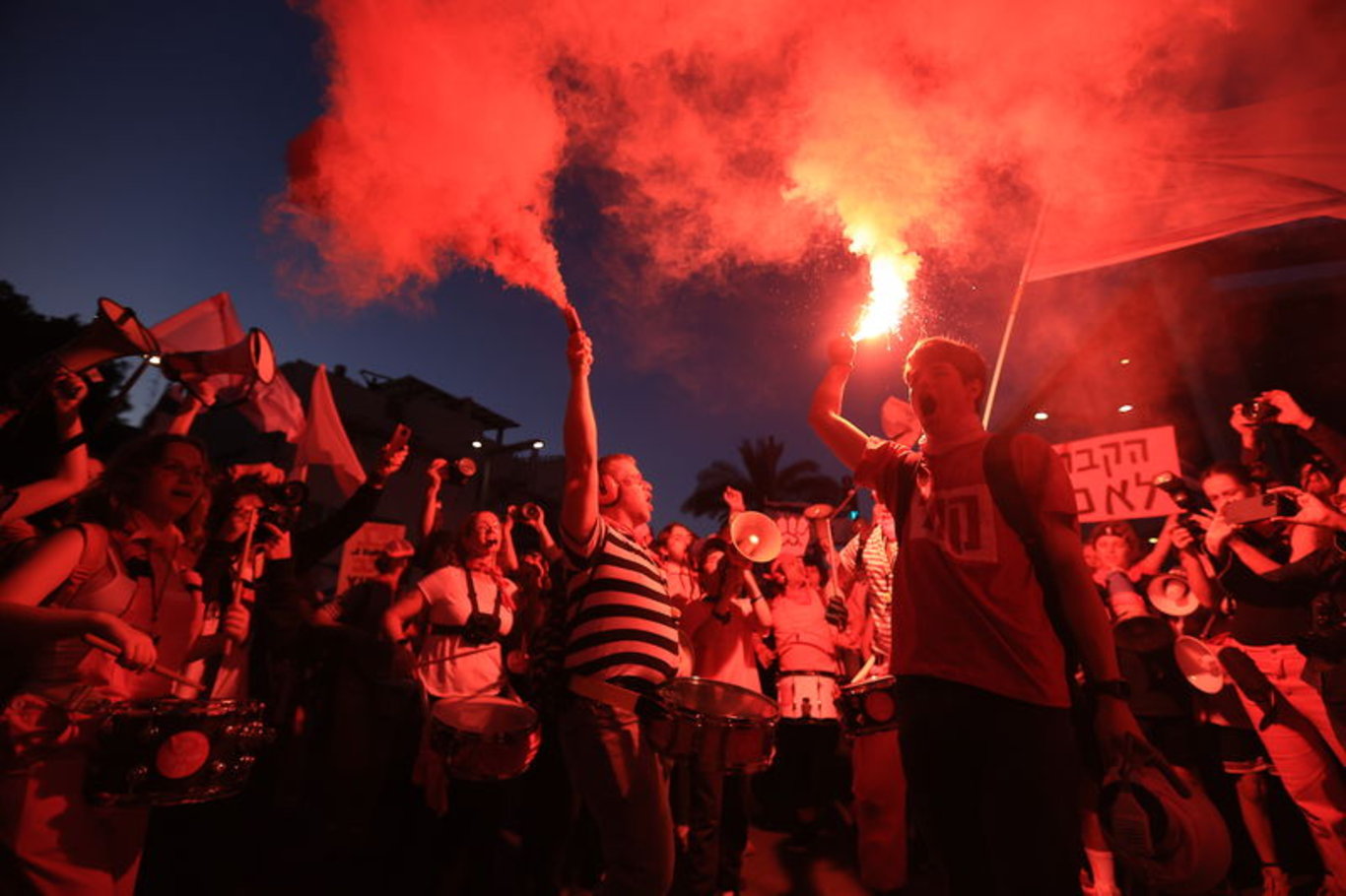 İsraililer sokakları terk etmiyor: Netanyahu hükümetinin yargı düzenlemesine karşı protestolar sürüyor