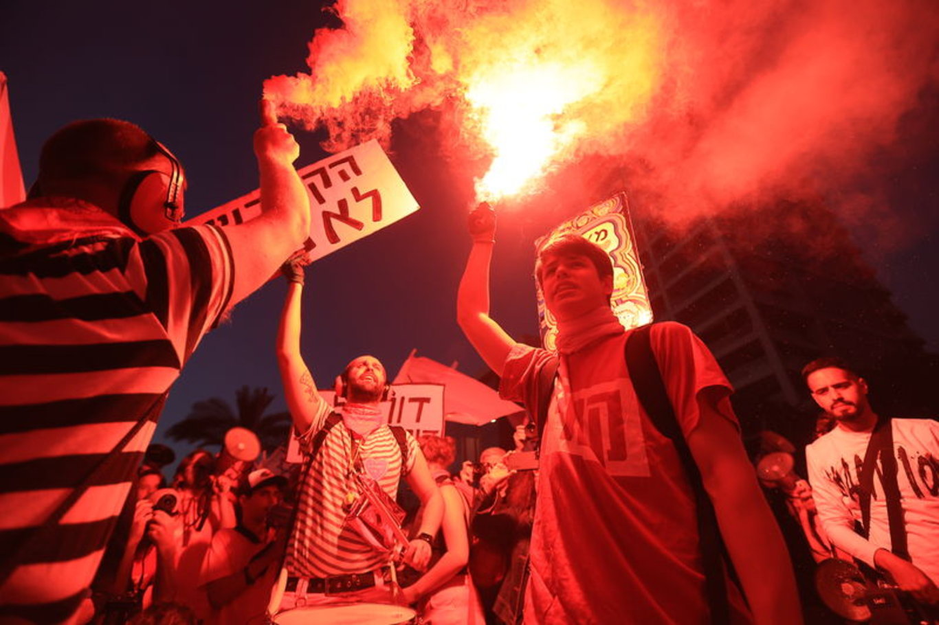 İsraililer sokakları terk etmiyor: Netanyahu hükümetinin yargı düzenlemesine karşı protestolar sürüyor