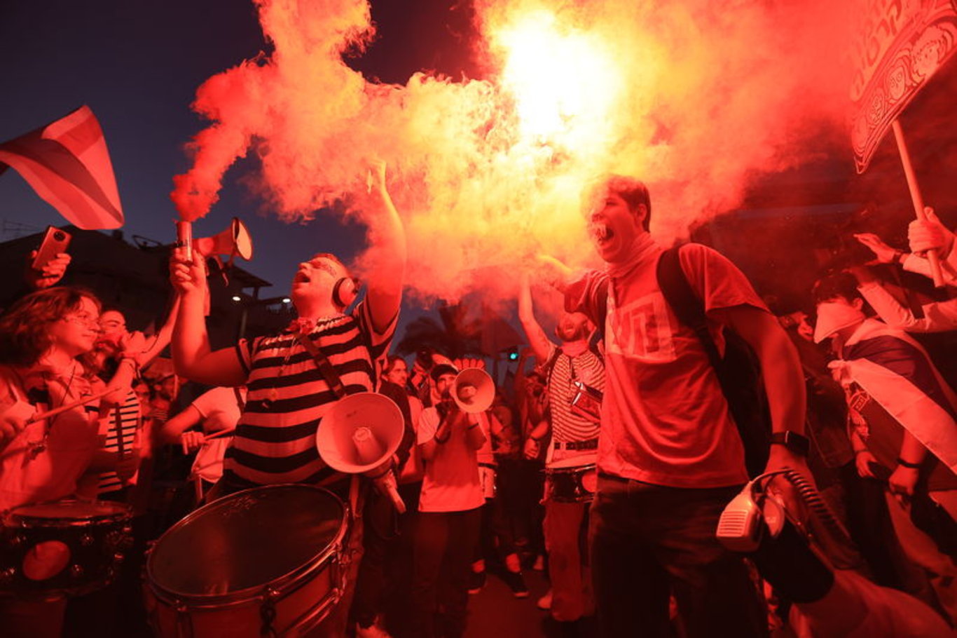 İsraililer sokakları terk etmiyor: Netanyahu hükümetinin yargı düzenlemesine karşı protestolar sürüyor