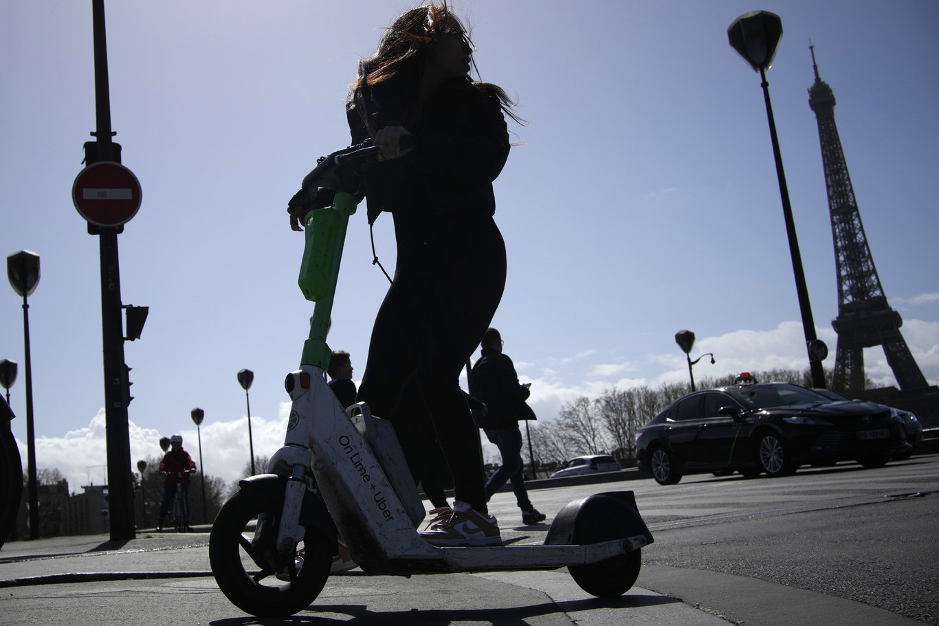 Parisliler elektrikli scooterlar için referanduma gitti: Yasaklanacak mı?