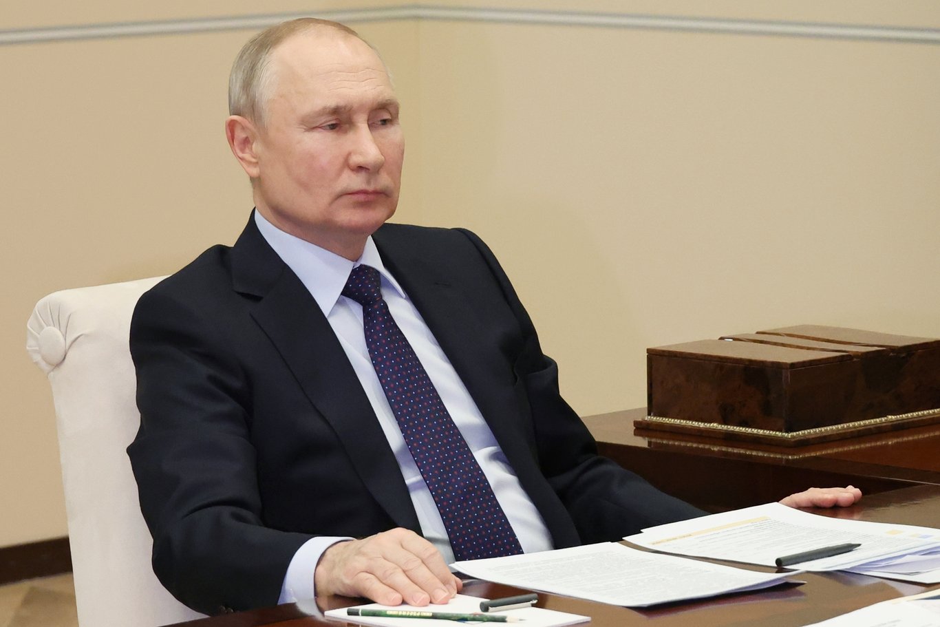 Rusya Devlet Başkanı Vladimir Putin, ilk defa Ukrayna'nın Herson ve Luhansk bölgelerini ziyaret etti