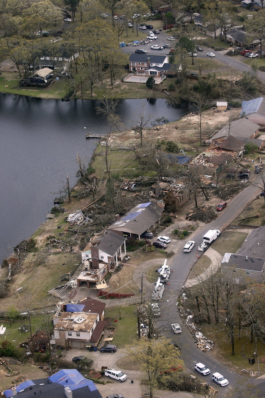 ABD'de şiddetli fırtınalar etkisini sürdürüyor: En az 32 kişi hayatını kaybetti!