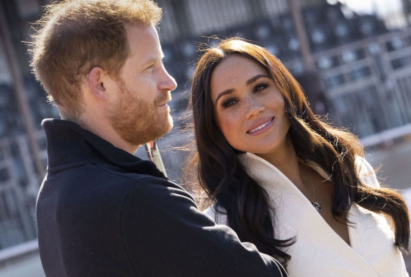 Taç giyme törenine katılmama kararı alan Meghan Markle'dan iddialara yanıt