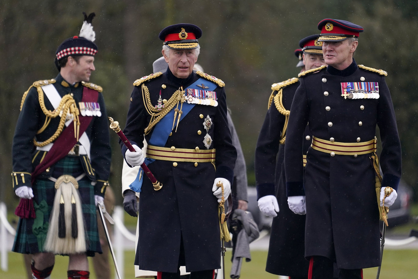 Tarihi taç giyme töreninde neler olacak?